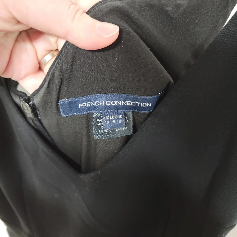 Minimalist and Professional French Connection V-neck Jumpsuit with Pockets - Picture 4 of 6